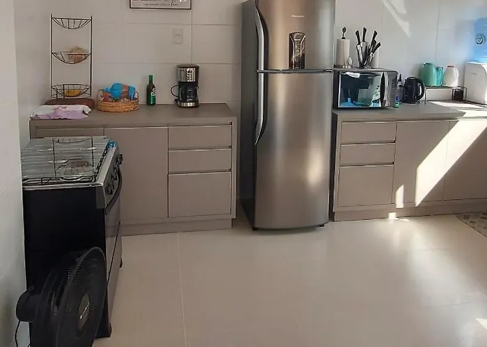 Amplo apto 3 suítes Bombinhas